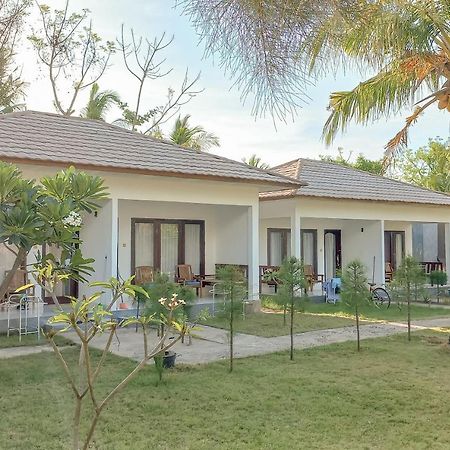 Nusa Indah Bungalows Гили-Эйр Экстерьер фото