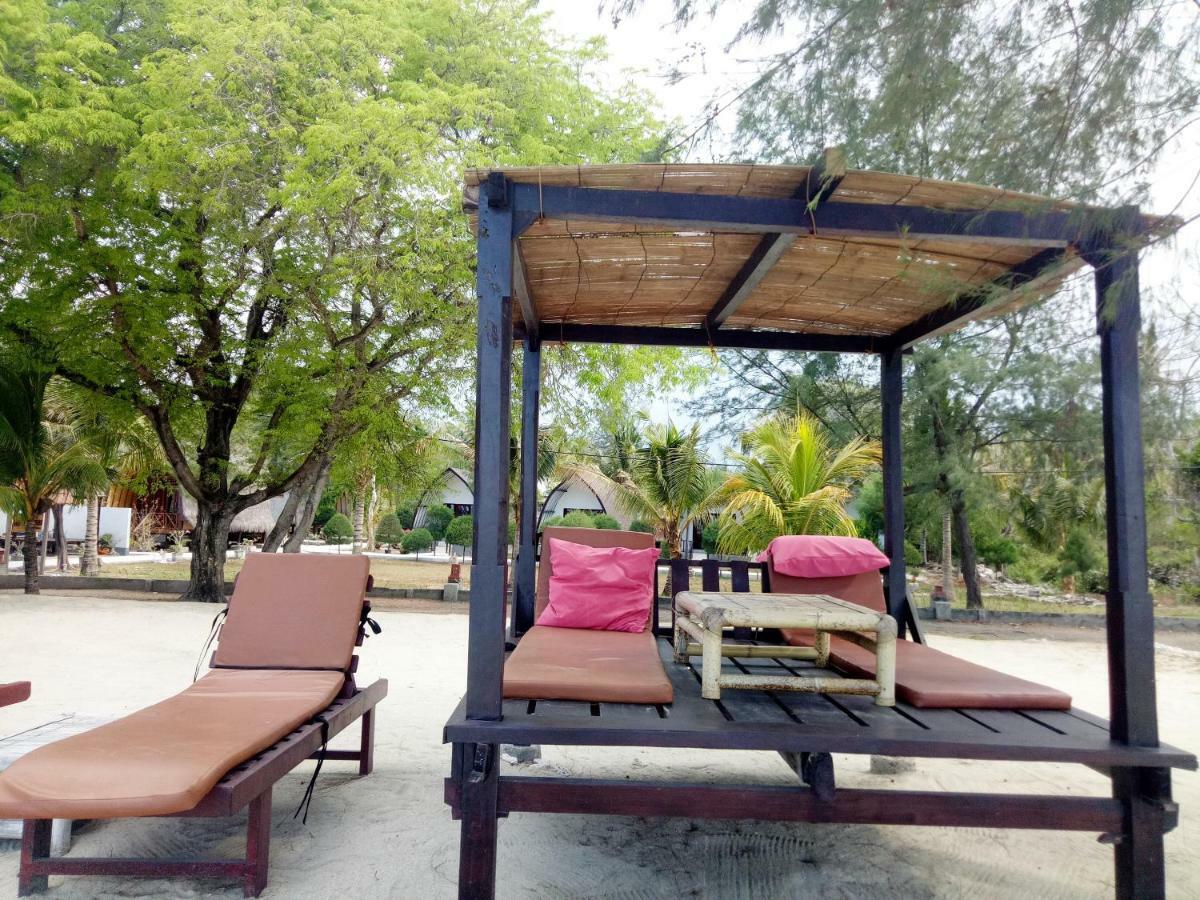 Nusa Indah Bungalows Гили-Эйр Экстерьер фото